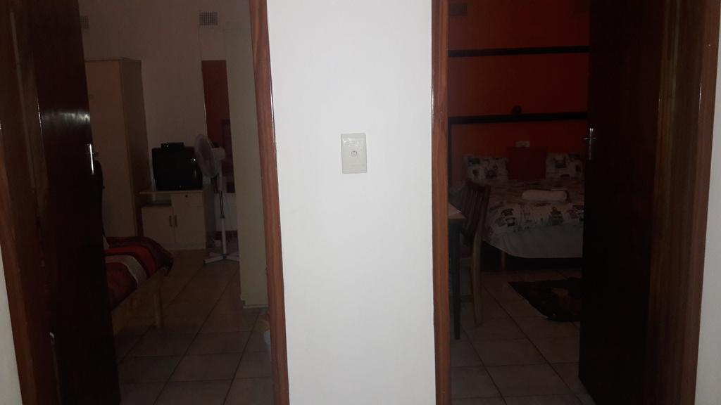 Guesthouse Villa Nina Окаханджа Экстерьер фото